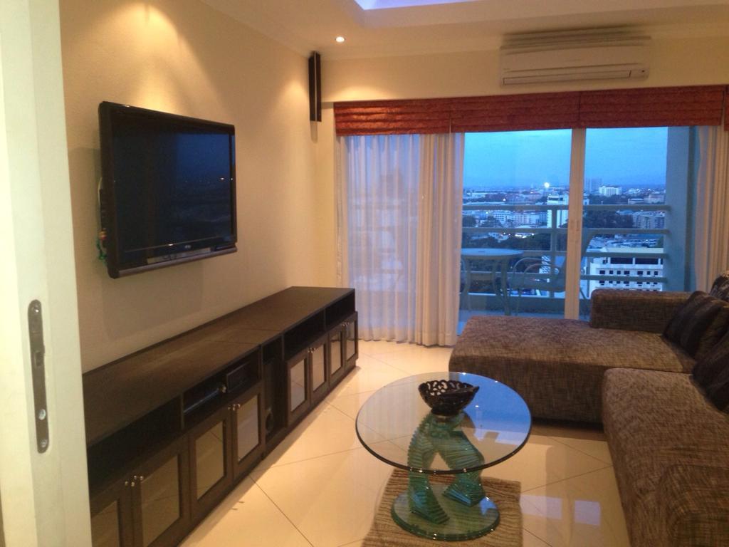 View Talay 6 By Cando Apartemen Pattaya